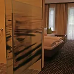Rohregger Otel