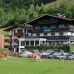 Rohregger Otel