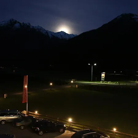 Отель Rohregger 4*